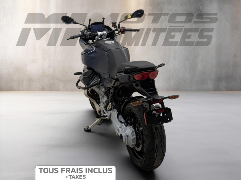 Moto Guzzi V100 Mandello 2025 alt