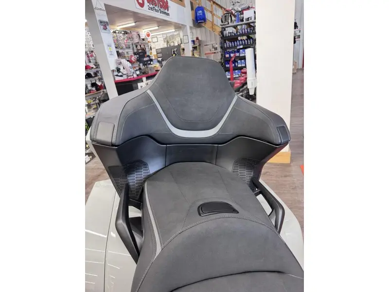 2026 Honda Gold Wing Tour thumbnail 16