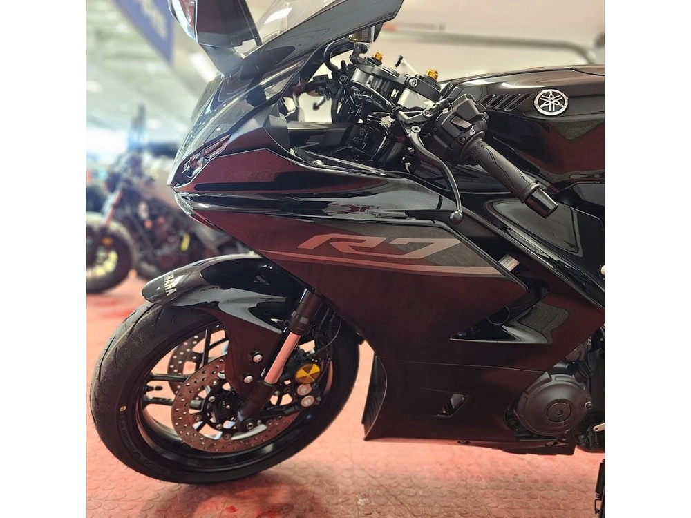 2026 Yamaha Yzf R7 alt