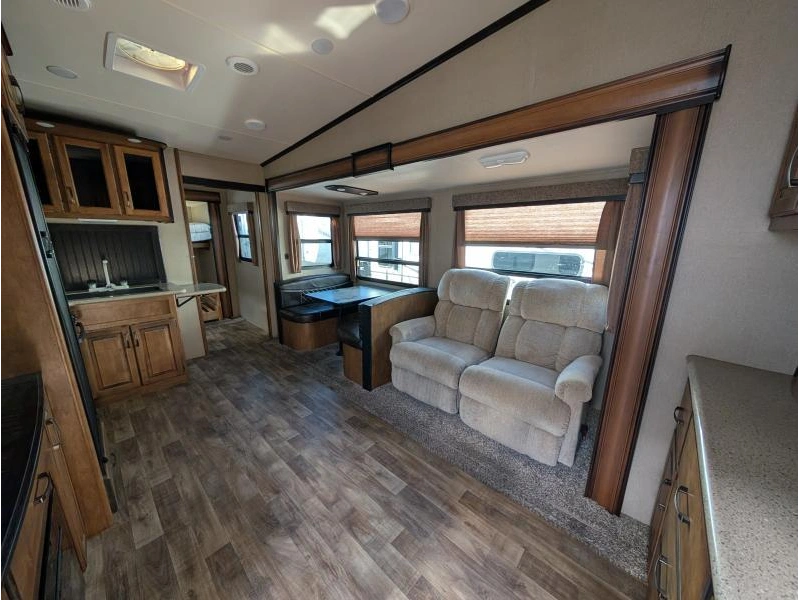 2016 Grand Design Reflection 30bh alt