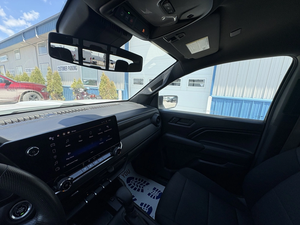 2023 Chevrolet Colorado alt