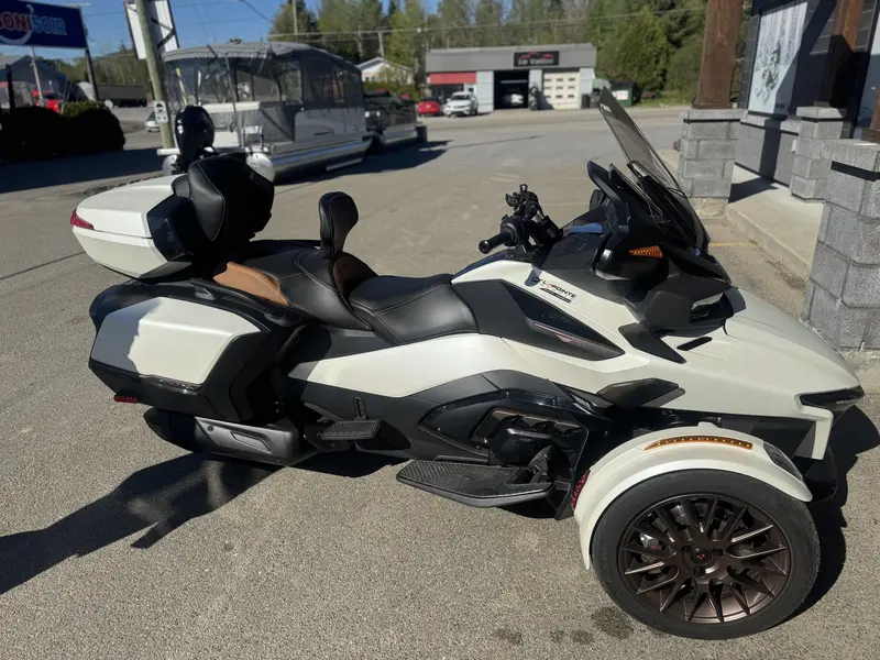 Can-Am spyder sea to sky 2024