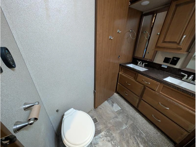 Forest River Cedar Creek 38fl 2019 alt
