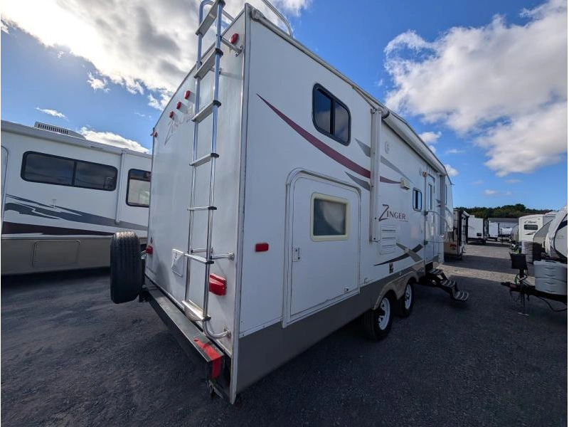 Crossroads Zinger 250bh 2010 alt