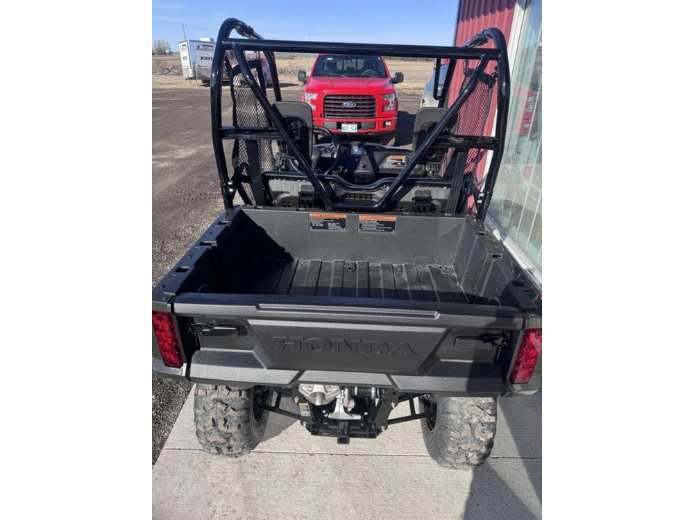 2026 Honda Pioneer 520 alt