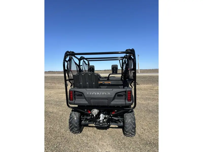 2025 Honda Pioneer 700-4P DLX thumbnail 4