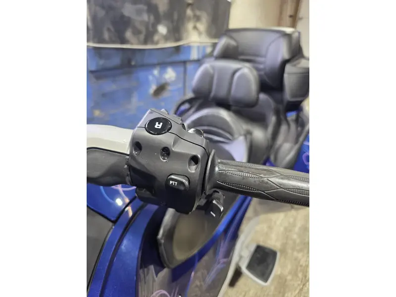 2011 Can-Am Roadster RT S thumbnail 4