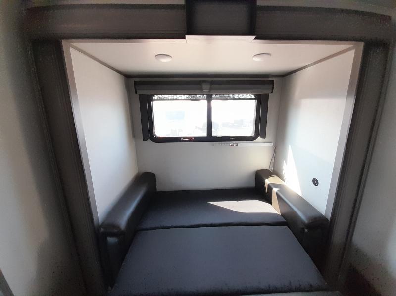 2021 Keystone RV Montana thumbnail 23