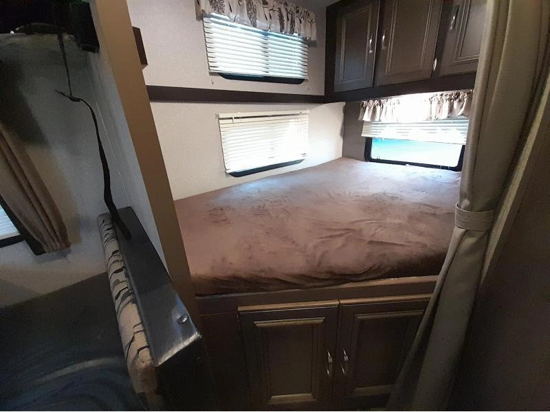 Keystone Rv Passport 239ml 2018 alt