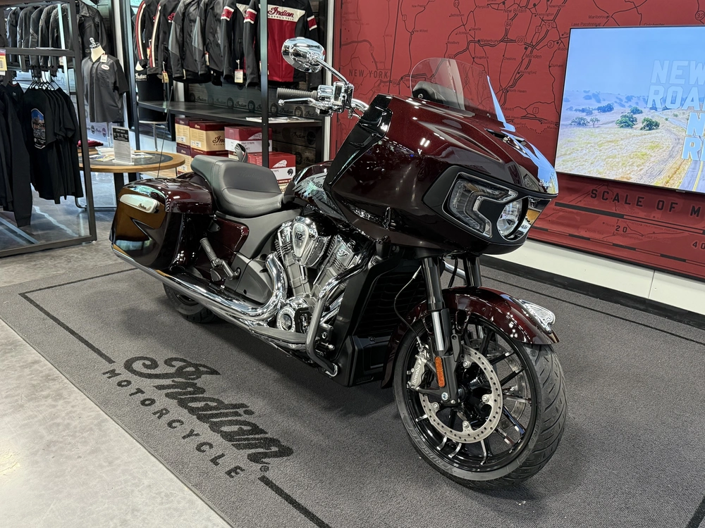 2026 Indian Motorcycle Challenger Limited 112 alt