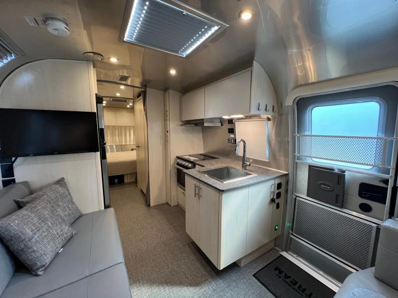 Airstream Flying Cloud 25fb 2023 alt