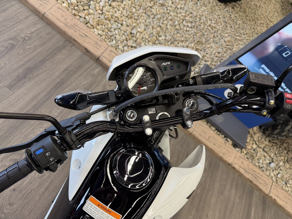 2025 Honda Xr150l alt