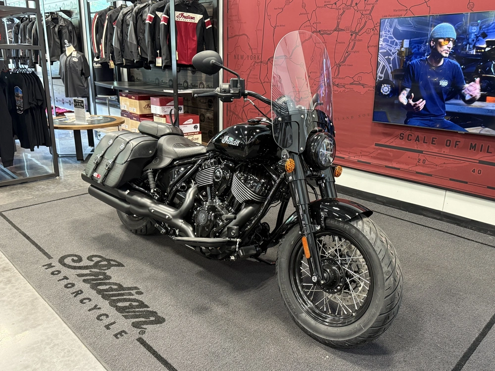 2025 Indian Motorcycle Super Chief Dark Horse, Black Metallic, 49s alt