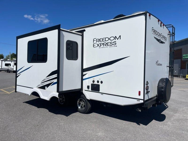 Coachmen Freedom Express 238bhs 2022 alt