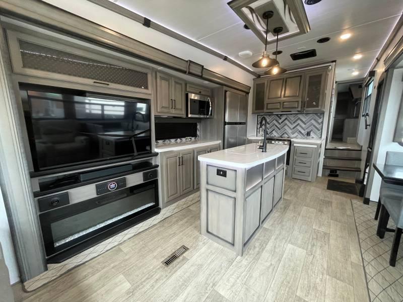 2022 Keystone RV Montana thumbnail 13