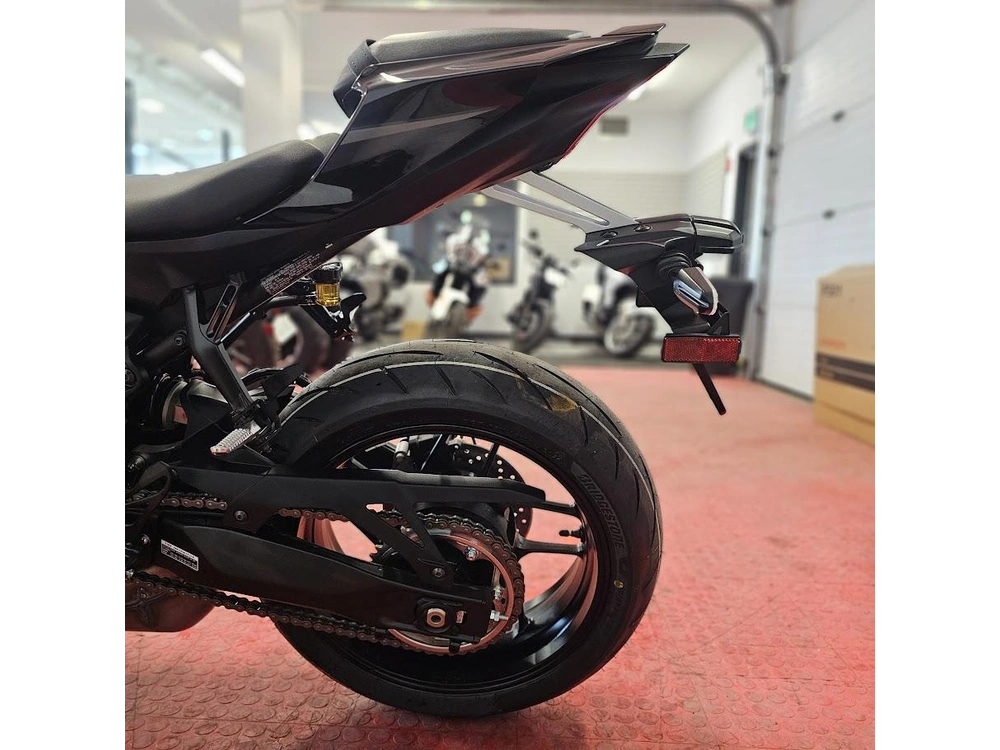 2026 Yamaha Yzf R7 alt