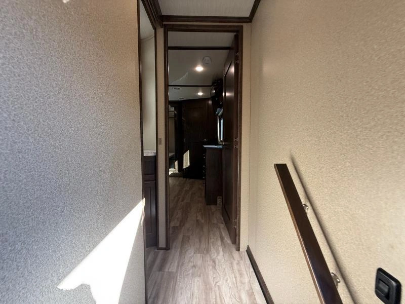 Grand Design Solitude 310gk 2019 alt