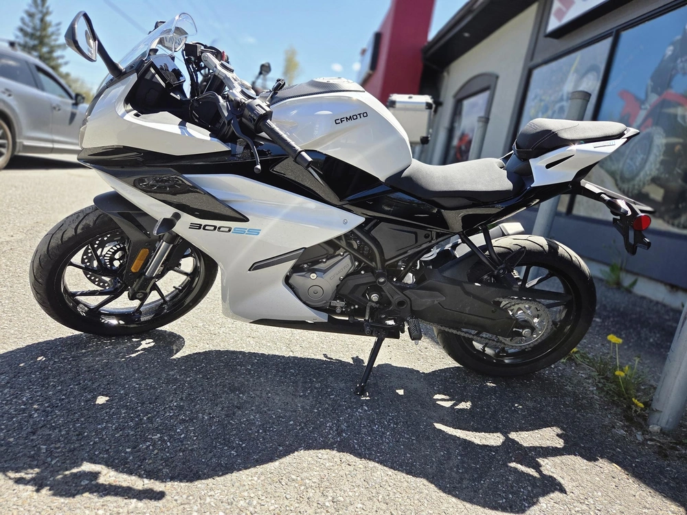 Cfmoto 300ss 2025 alt