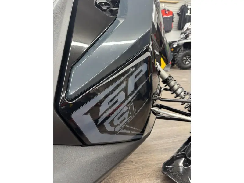 Polaris ProStar S4 INDY SP 137 Gloss Black 2026