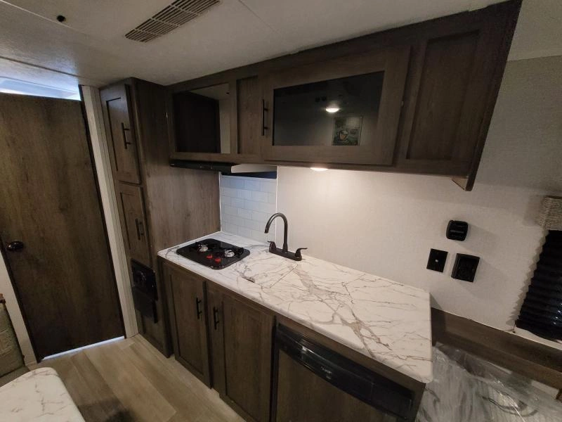 Coachmen Clipper 16fb 2022 alt