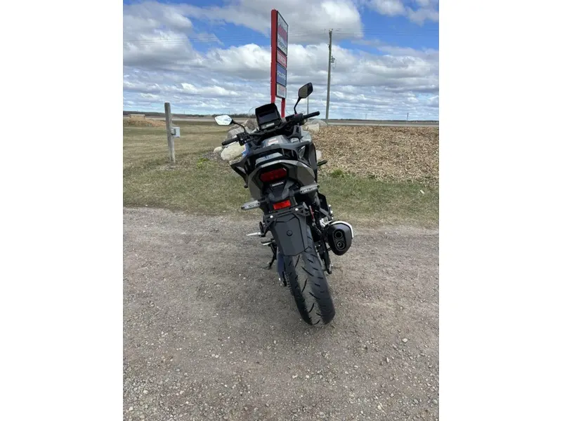 2026 Honda NT1100 thumbnail 4