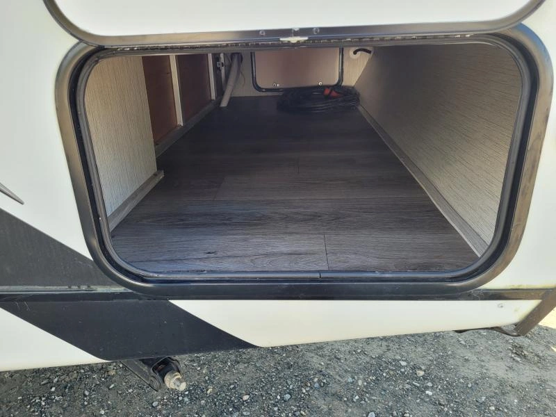 Coachmen Freedom Express 238bhs 2021 alt