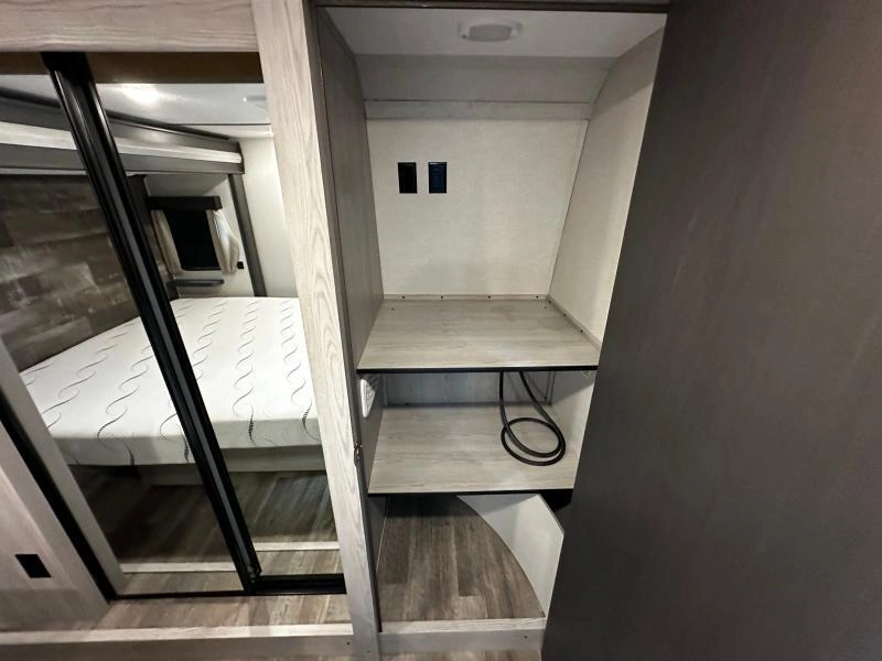 Keystone Rv Montana 373rd 2021 alt