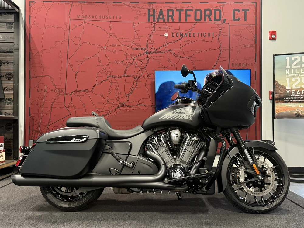 2026 Indian Motorcycle Challenger 112 Dark Horse® With Powerband Audio alt