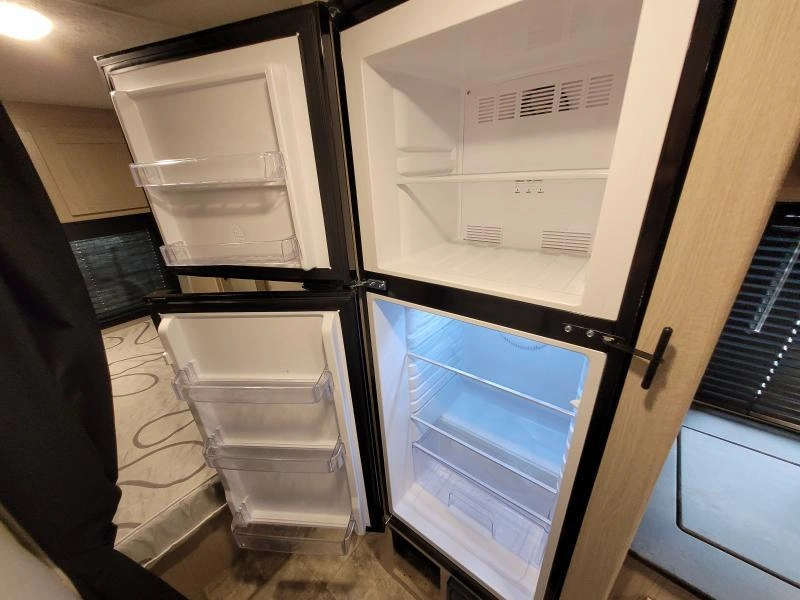Coachmen Apex 213rds 2023 alt