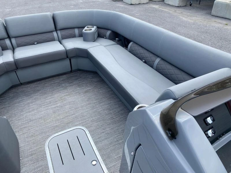 Bennington Marine L23 Swingback 3t / F150 2023 alt