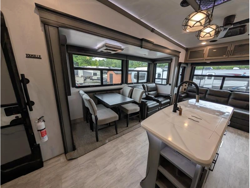 Keystone Rv Montana 3857br 2023 alt