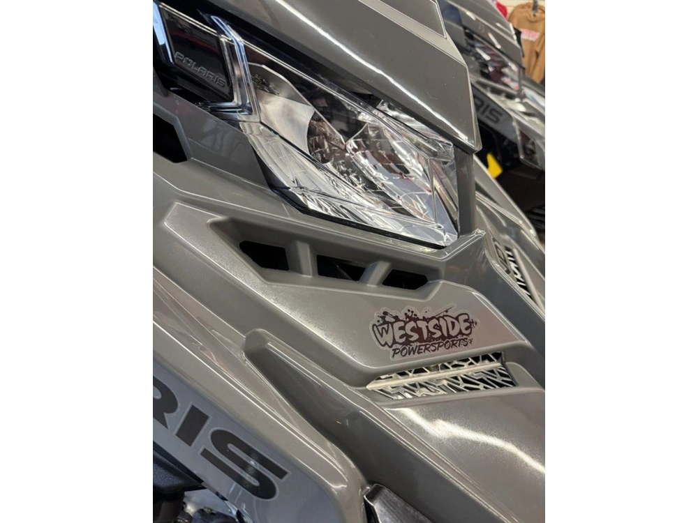 2025 Polaris 650 Indy Adventure 137 Shadow Gray / Gloss Black alt