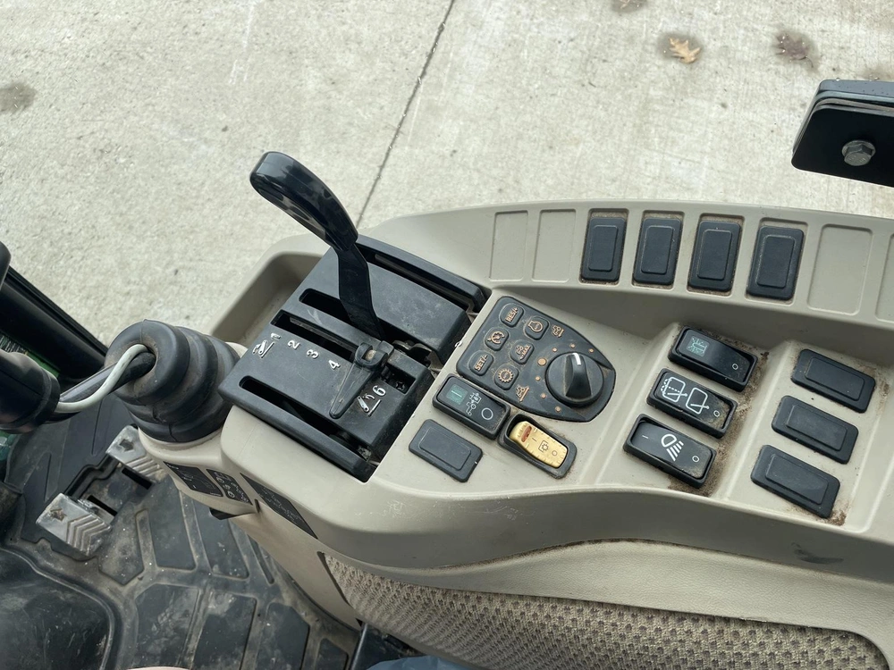 2022 John Deere 3039r alt