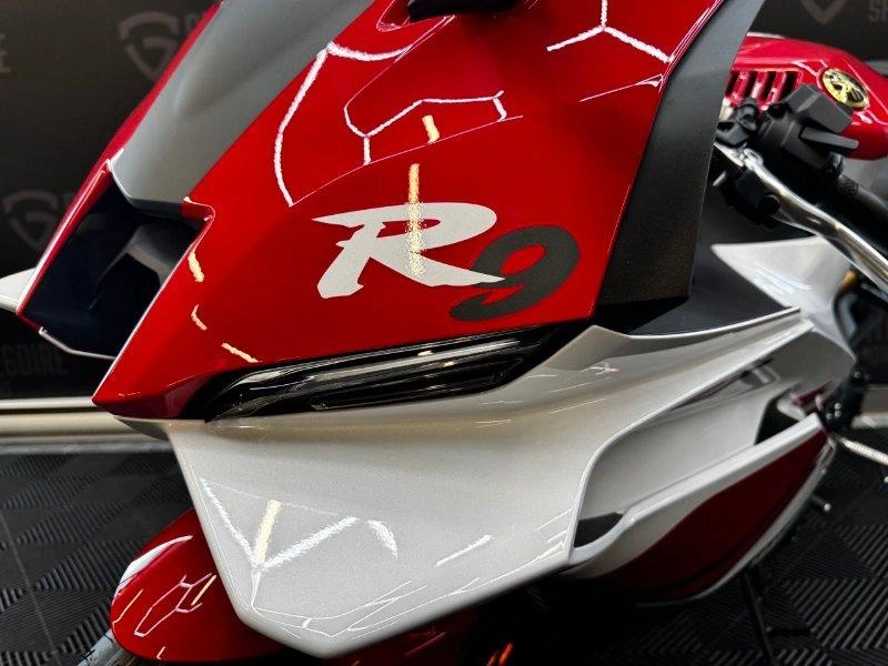 Yamaha Yzf-r9 70e Anniversaire 2026 alt
