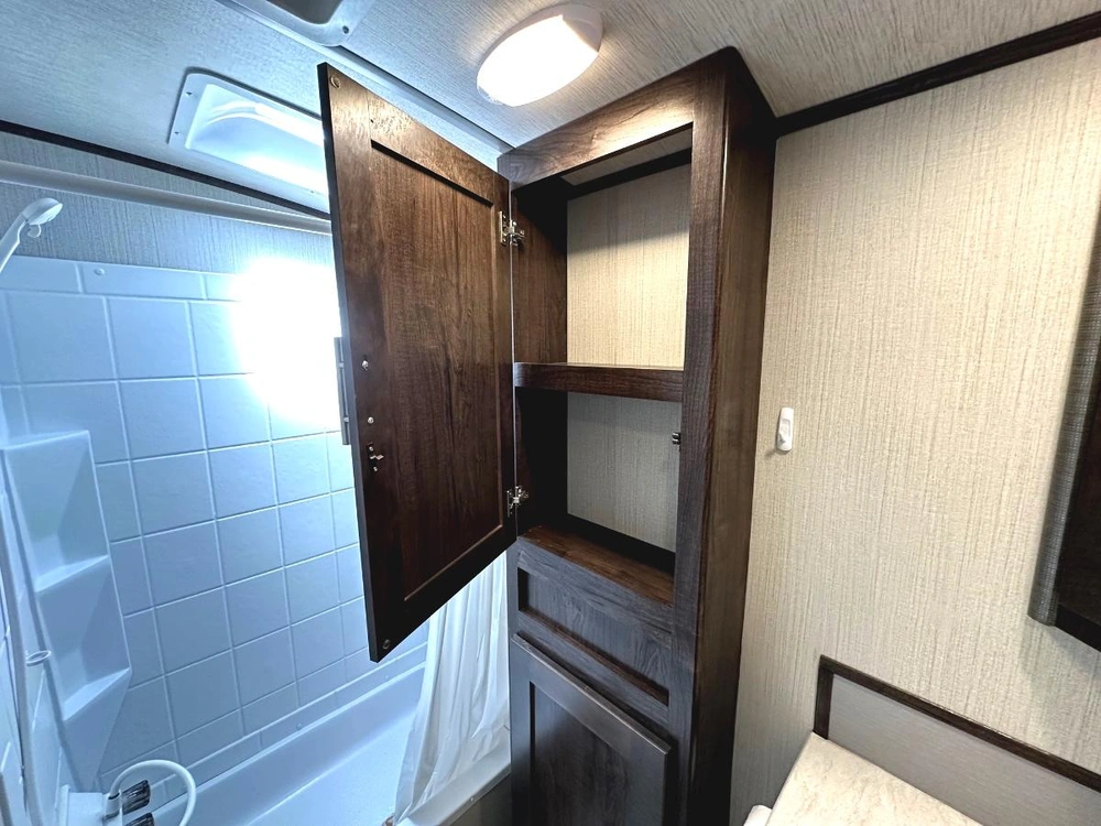 2020 Cruiser Rv Embrace El275 alt