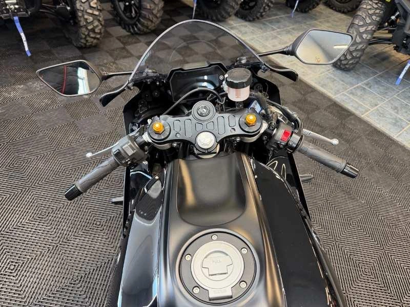 Yamaha Yzf-r7 2025 alt