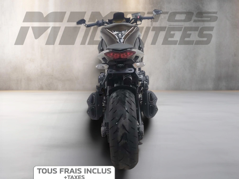Kawasaki Z1000 2010 alt