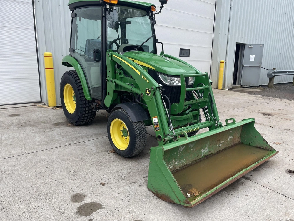 2022 John Deere 3039r alt