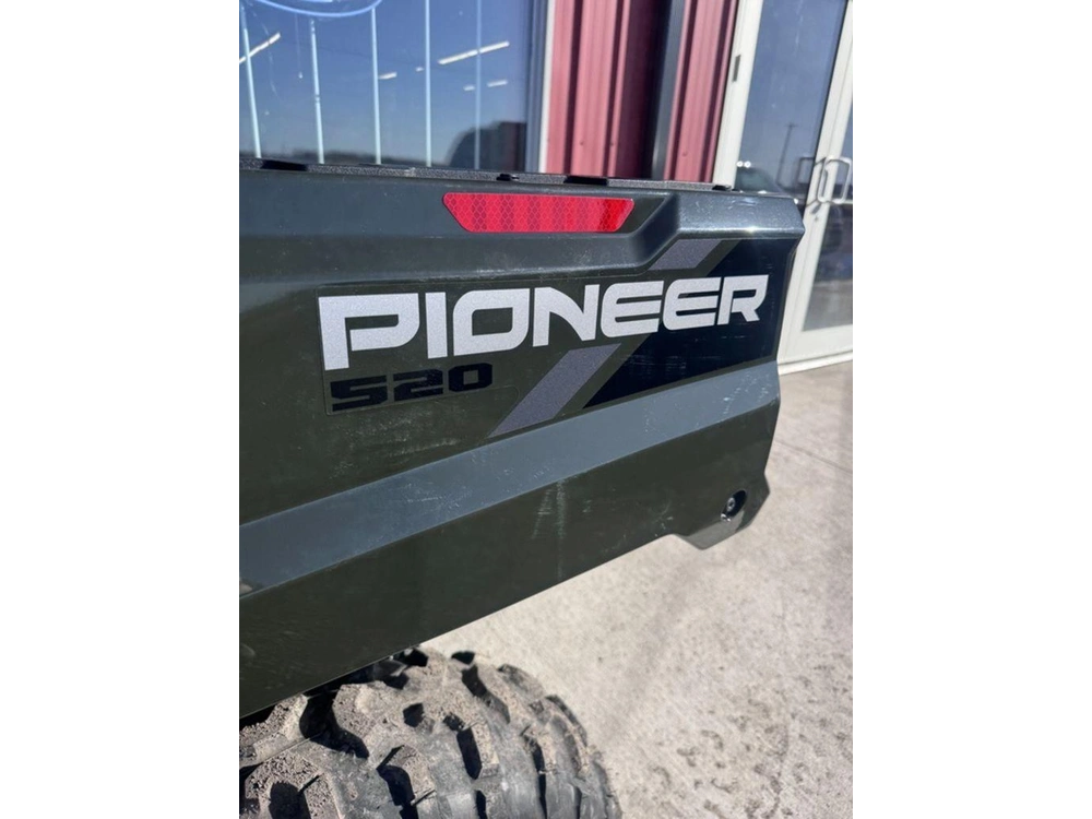 2026 Honda Pioneer 520 alt