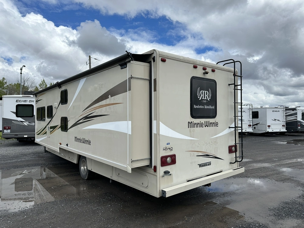 2018 Winnebago Minnie Winnie 31g alt