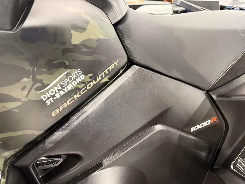 2026 Can-Am OUTLANDER BACKCOUNTRY 1000R thumbnail 2