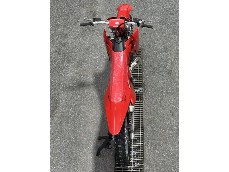 2025 GASGAS MC 150 thumbnail 12