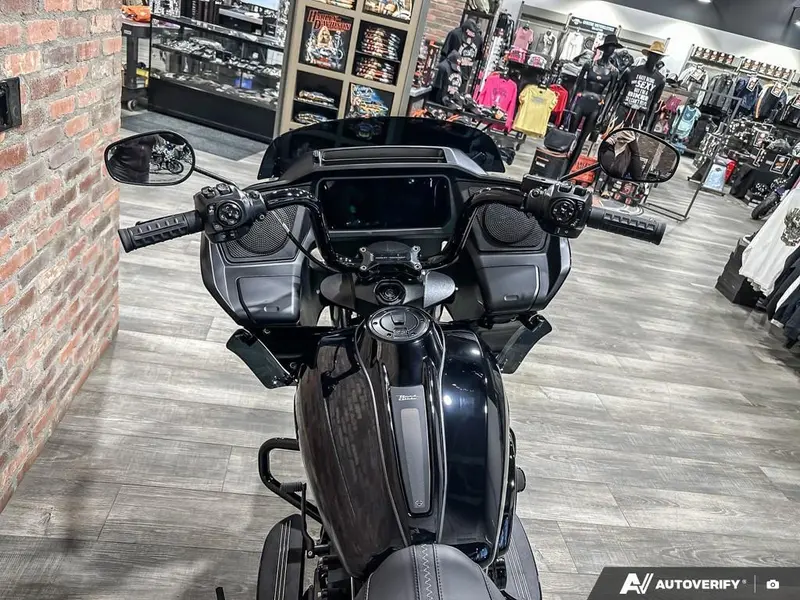 2026 Harley-Davidson ROAD GLIDE thumbnail 11