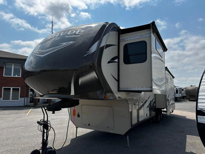 Grand Design Solitude 369rl 2015 alt