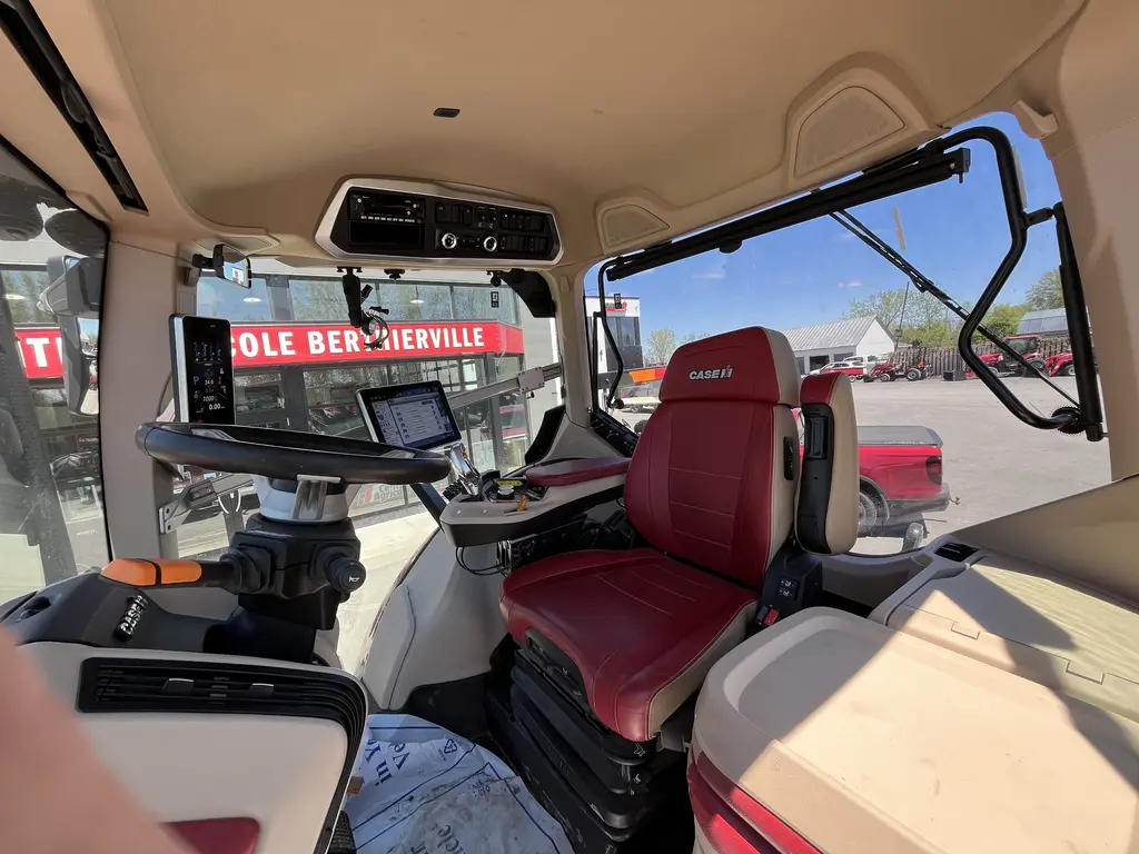 2024 Case IH Optum 300 CVX
