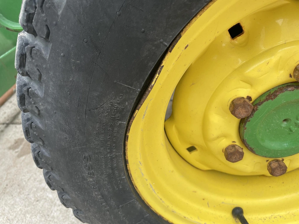 2022 John Deere 3039r alt