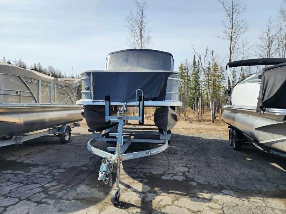 2023 Princecraft Vectra Pontoon alt