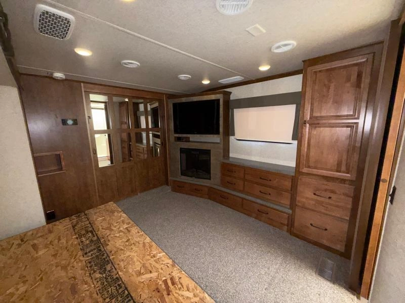 Heartland Big Country 3560s 2018 alt