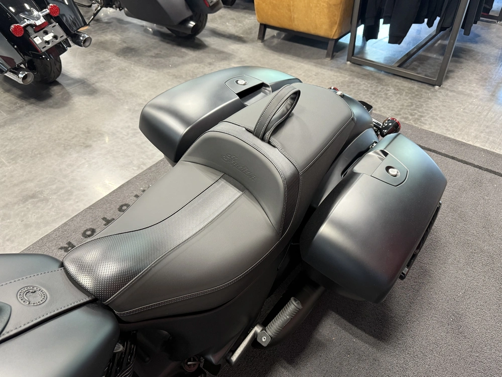 2026 Indian Motorcycle Springfield Dark Horse alt