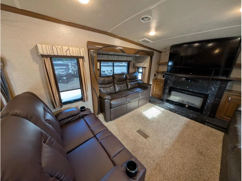 Forest River Cedar Creek 38fl 2019 alt
